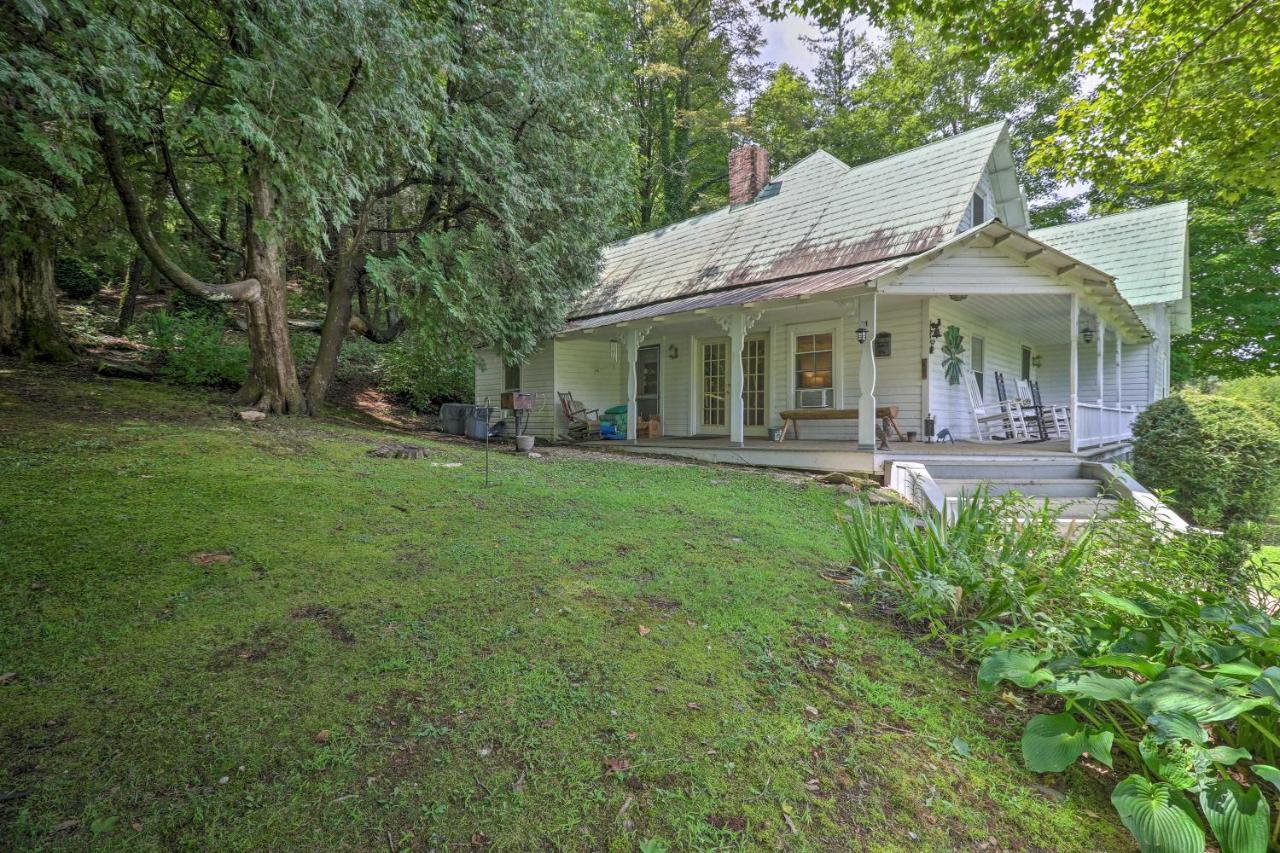Lil Red Hen Cottage In The Boone Area With Hot Tub เวสต์เจฟเฟอร์สัน ภายนอก รูปภาพ